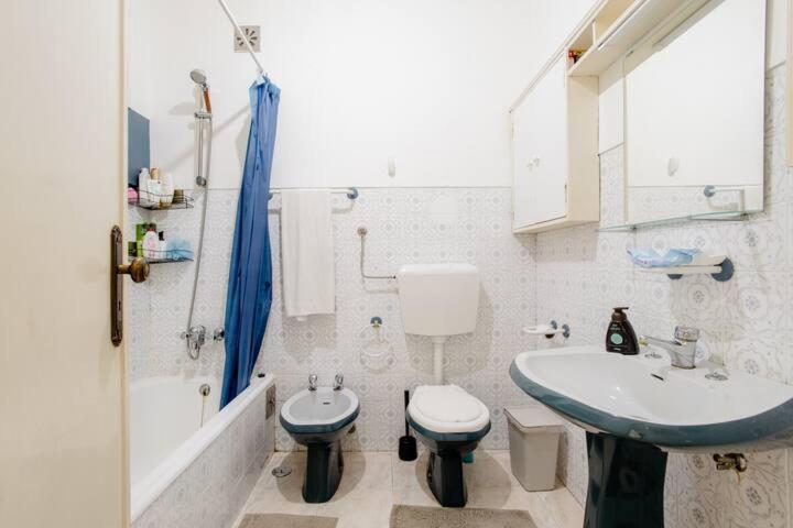 Cama Queen Benfica Em Familiar - Casa De Banho Compartilhada - Temos Cao Privat bolig