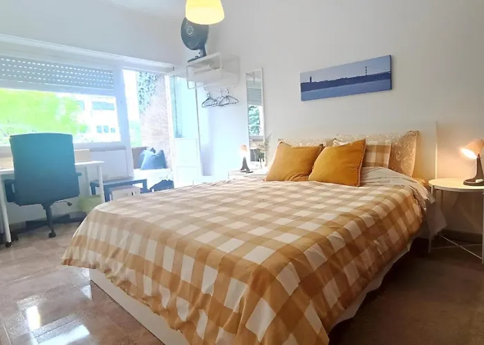 Quartos Em Apartamento Familiar - Temos Cao